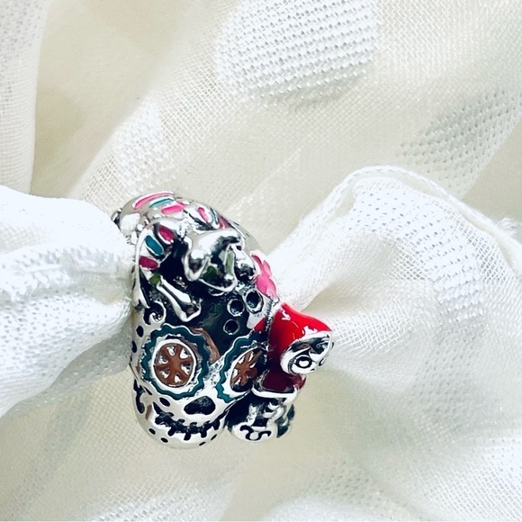 💀 NWOT Coco & Dante Skull Glow-in-the-Dark Charm ✨Halloween - Picture 7 of 15